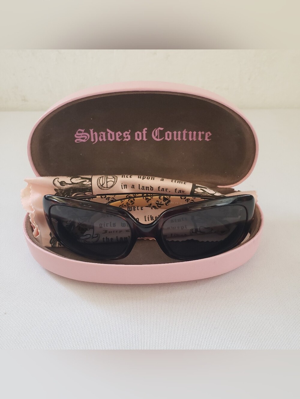 Juicy Couture Black Women's Sunglasses with Pink Case Y2K Style